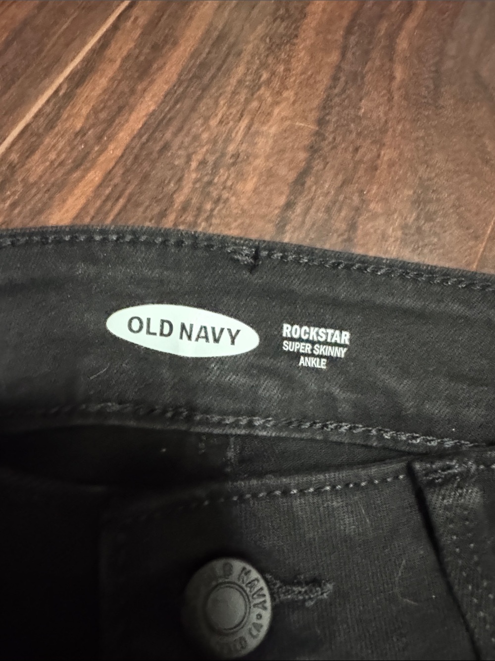 Old Navy Black Rockstar Super Skinny Ankle Jeans - Picture 2 of 4